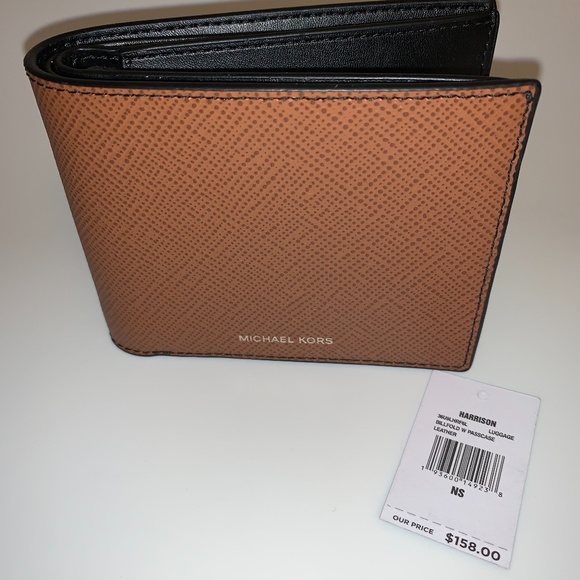 Michael Kors Harrison Leather Wallet w/Passcase - Picture 5 of 7
